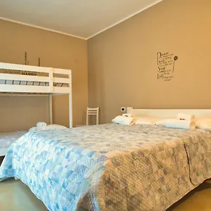 Apartment Vanda Luxury House Near Gardaland And Garda, Castelnuovo del Garda