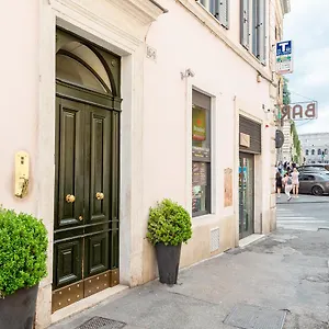 ** Bed & Breakfast Buonanotte Colosseo Italy